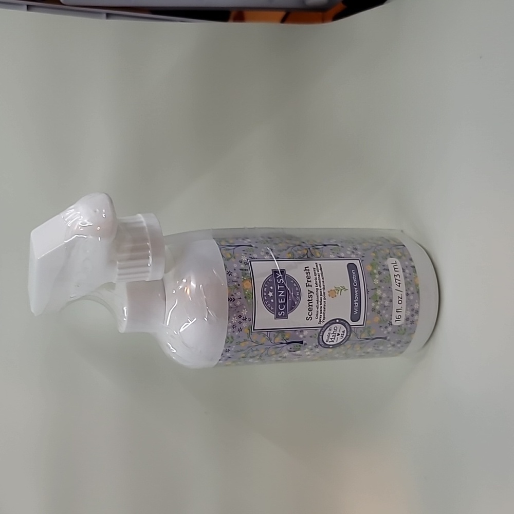 Scentsy Fresh Wildflower Cotton